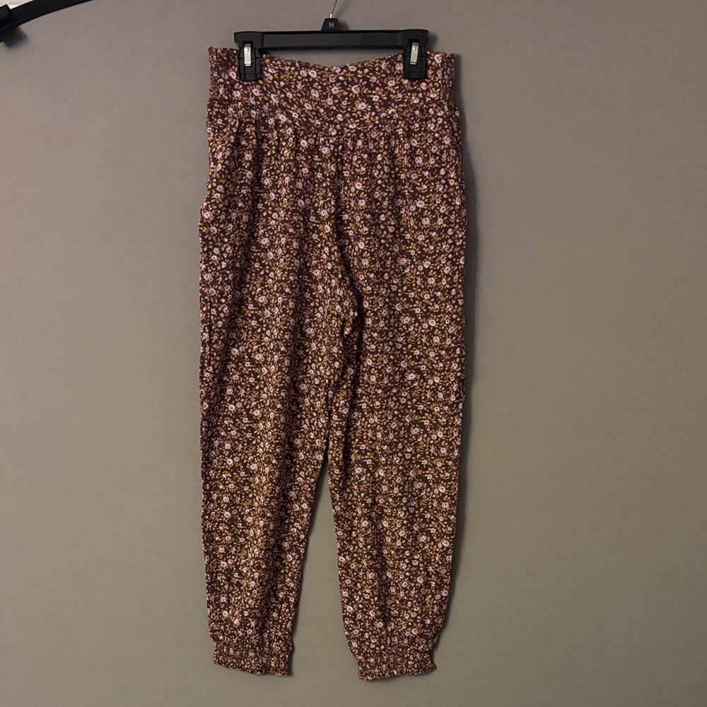 Aerie Brown Floral Ankle Pants